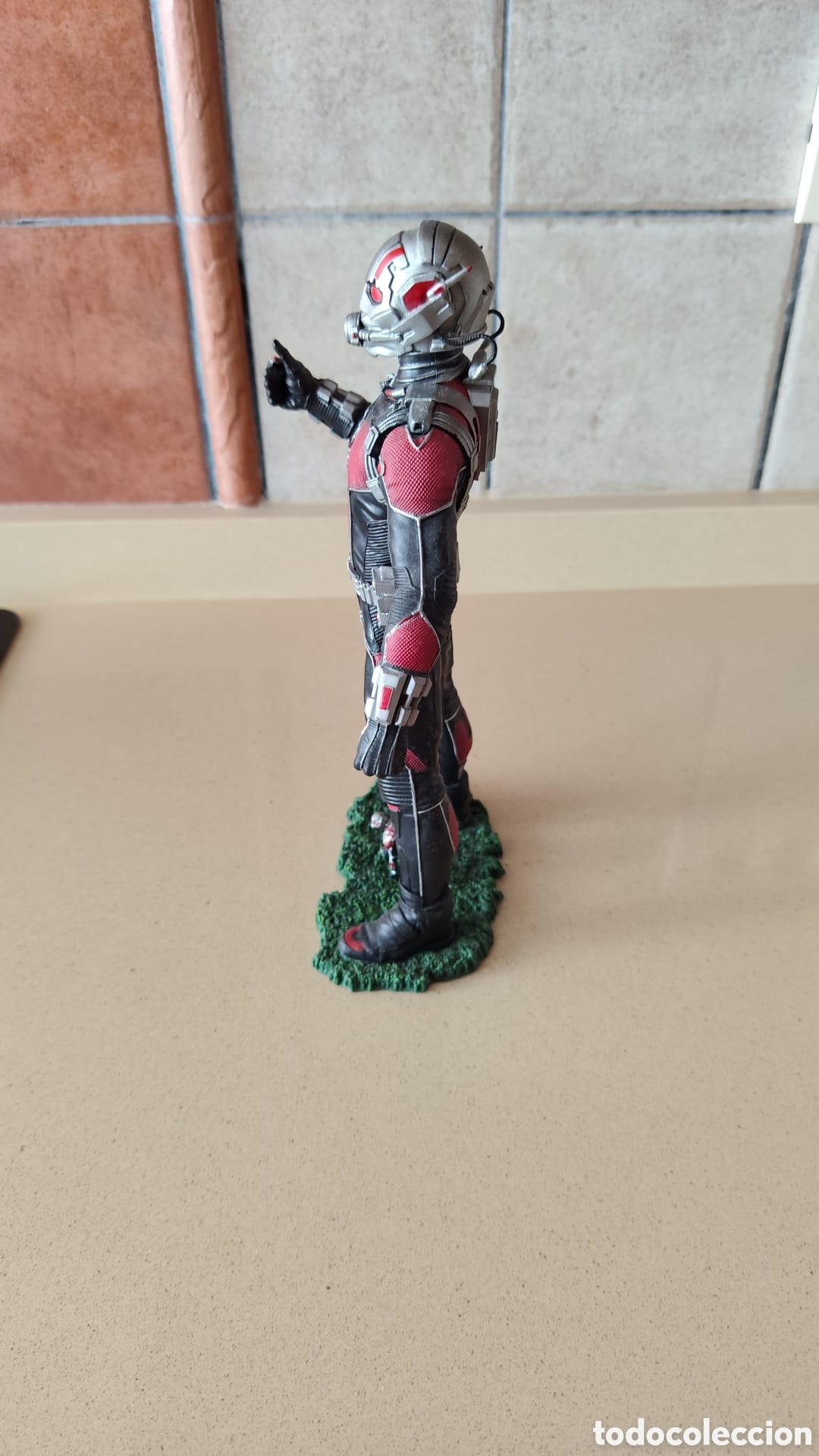 Coleccionismo: Figura Diamond select ant man - Foto 2