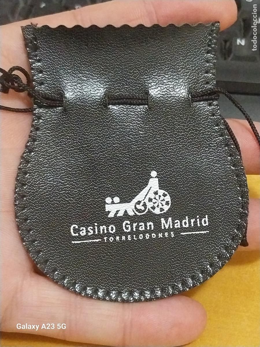 Coleccionismo: GRAN CASINO DE MADRID TORRELODONES BOLSITA SAQUITO VAC&Iacute;O MINIATURA POLIPIEL VINTAGE 8.8CMS ALTO