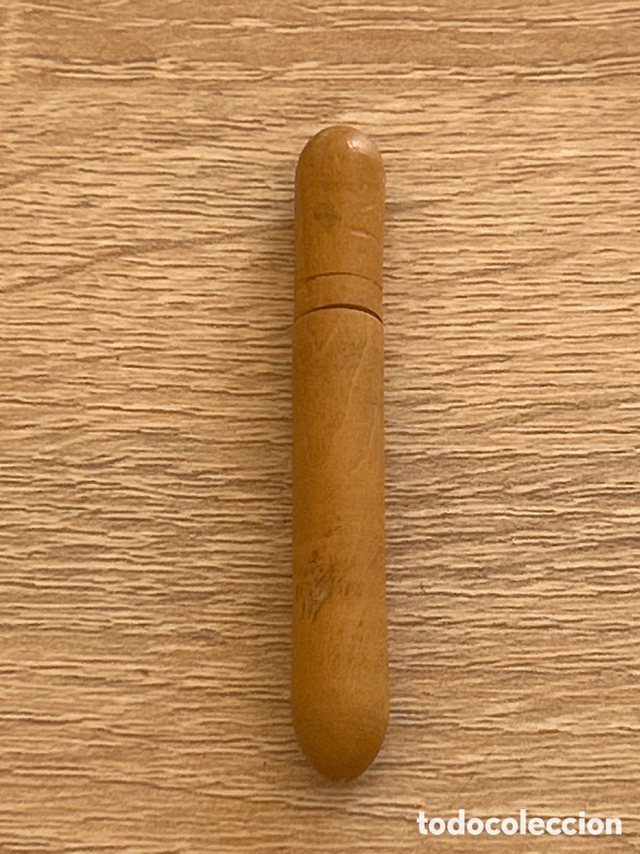 Coleccionismo: Alfiletero peque&ntilde;o de madera - Foto 1
