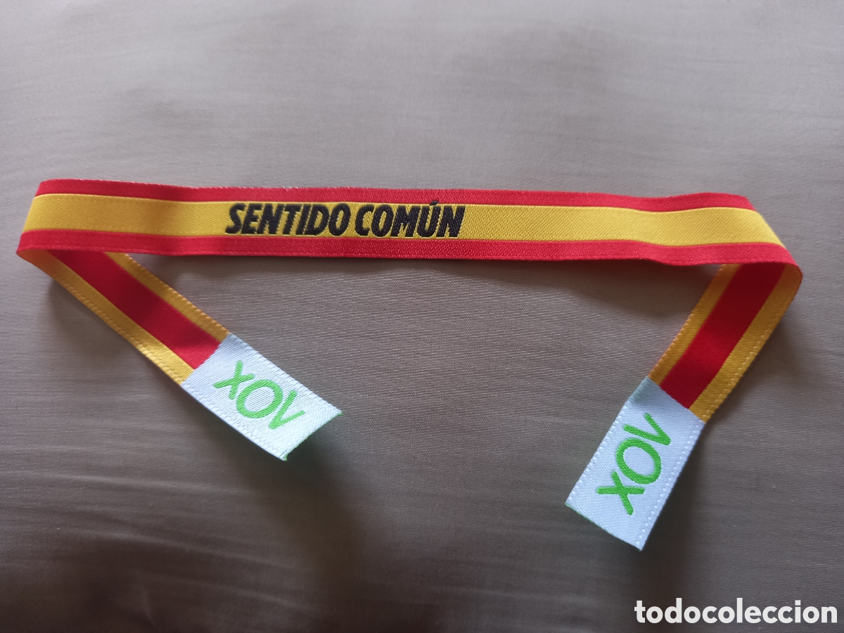 Coleccionismo: Pulsera pplitica de tela. VOX sentido com&uacute;n. Bandera Espa&ntilde;a