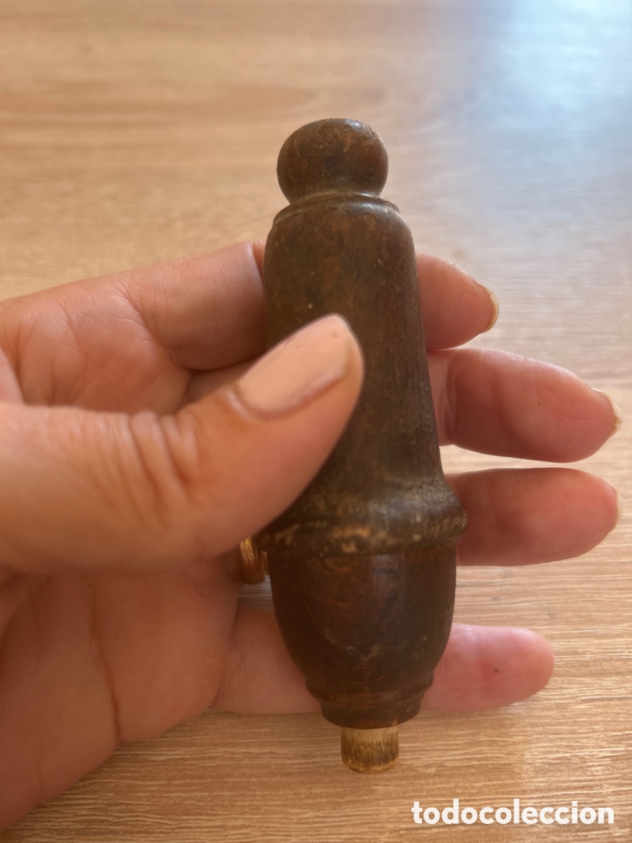 Coleccionismo: antiguo interruptor de luz o timbre de tipo &rdquo;pera&rdquo; de madera - Foto 2