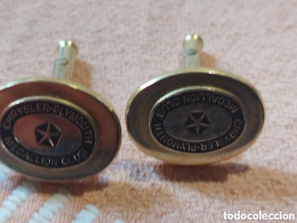 Coleccionismo: Pareja de gemelos Chrysler - Plymouth medallion club 10k