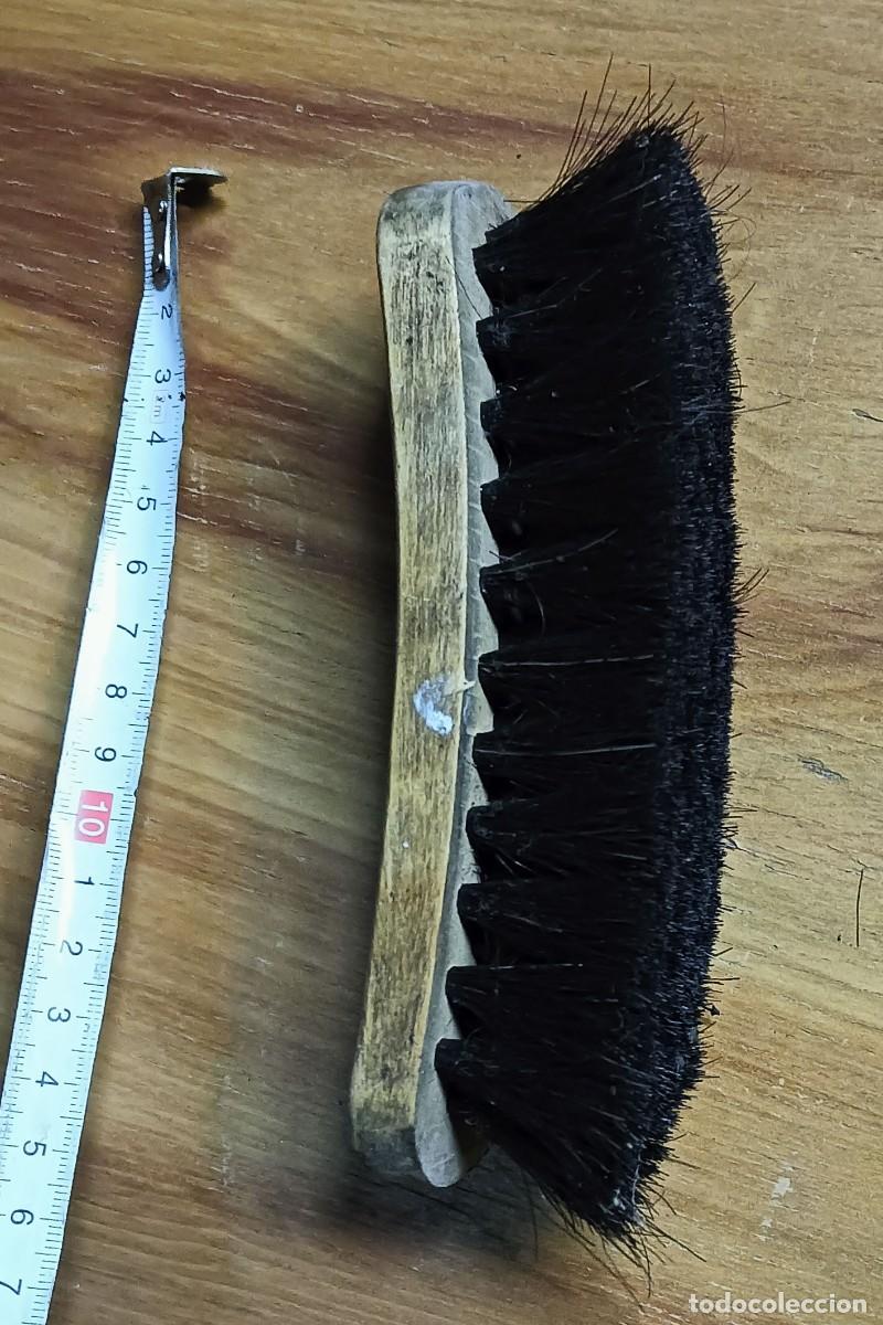 Collecting: CEPILLO VINTAGE PARA LUSTRAR ZAPATOS - CERDAS NEGRAS DE CALIDAD