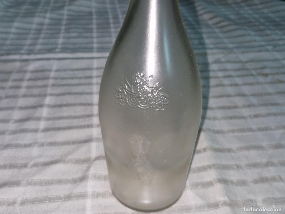 Coleccionismo: BONITA BOTELLA DE LICOR COLECCIONABLE. 30CM A - Foto 3