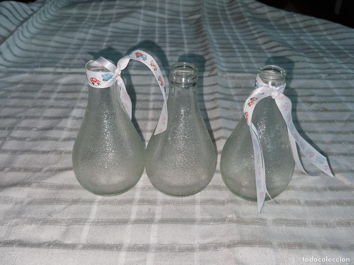 Coleccionismo: 3 BONITAS BOTELLAS DE CRISTAL. 15 CM ALTURA