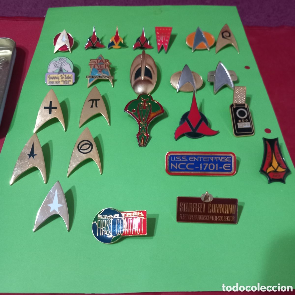 Coleccionismo: LOTE 24 INSIGNIAS-PIN STAR TREK ORIGINALES+2 REGALO(EXCELENTE Y COMO NUEVOS)