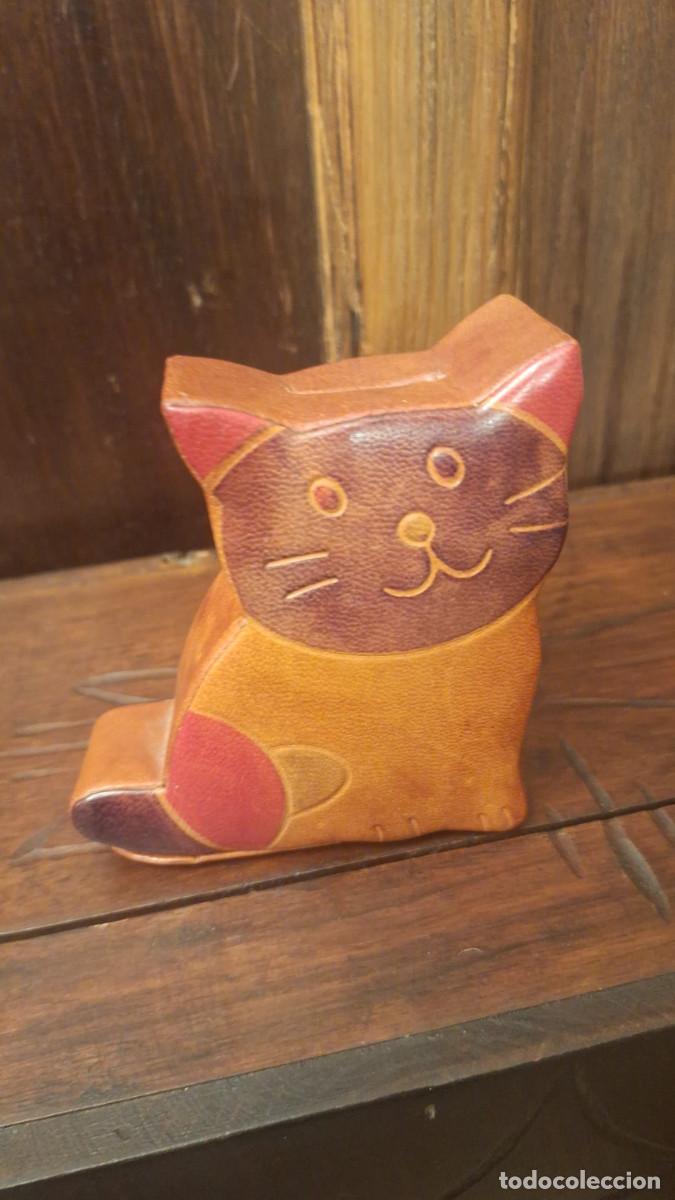 Coleccionismo: Hucha de Cuero Gato India - Foto 5