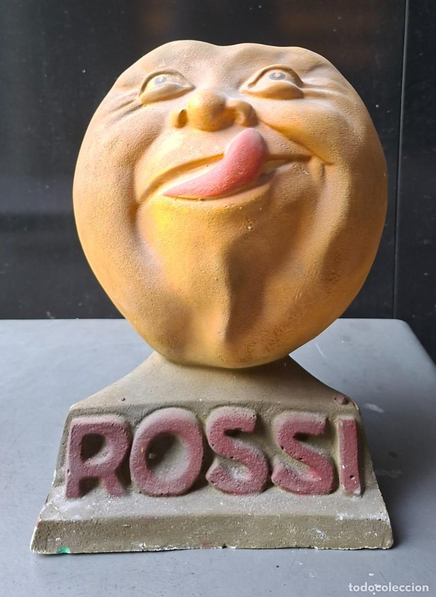 Coleccionismo: Expositor pubicitario de Rossi en estuco con botella