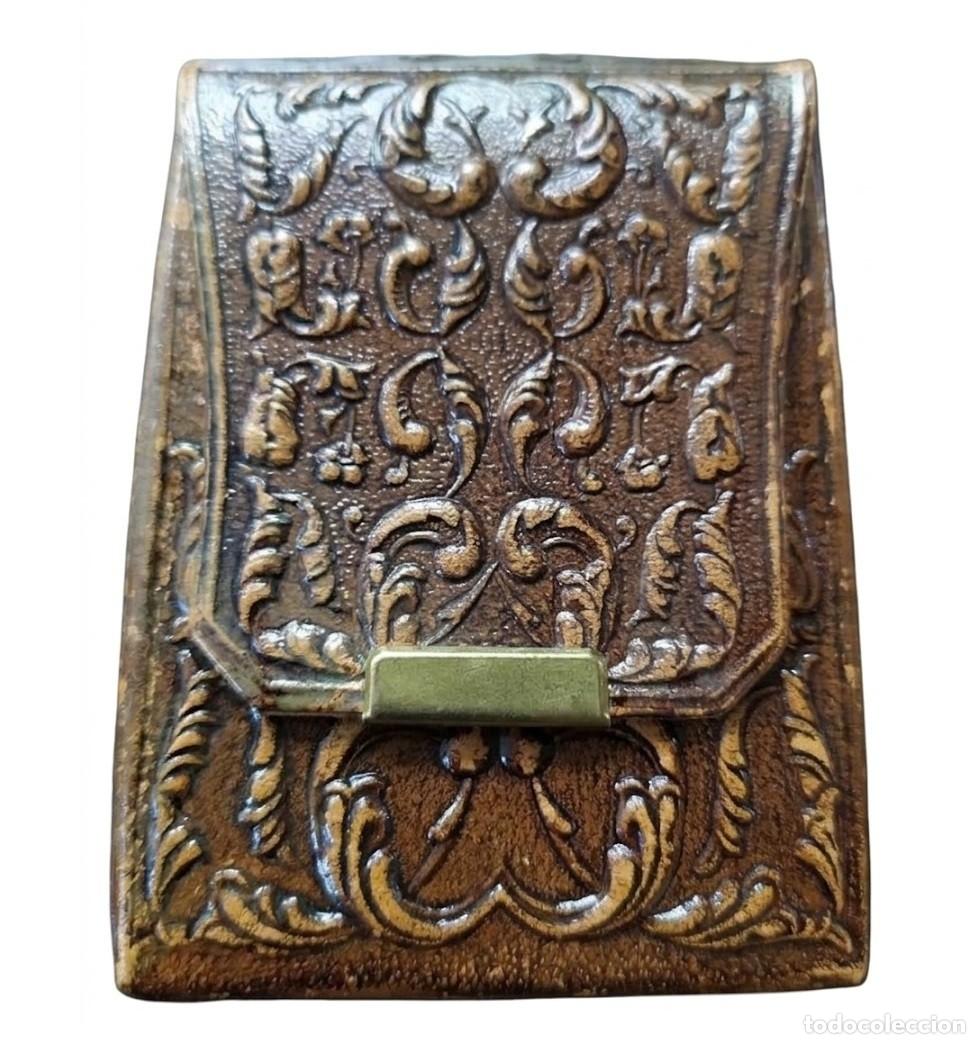 Collecting: Pitillera con grabados de la Mezquita de C&oacute;rdoba