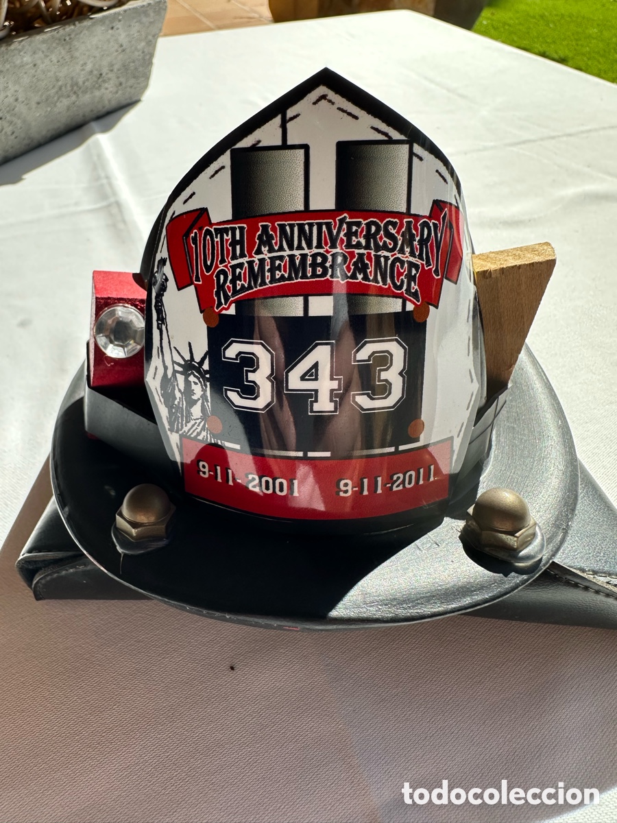 Coleccionismo: Souvenir casco bombero 10 aniversario.