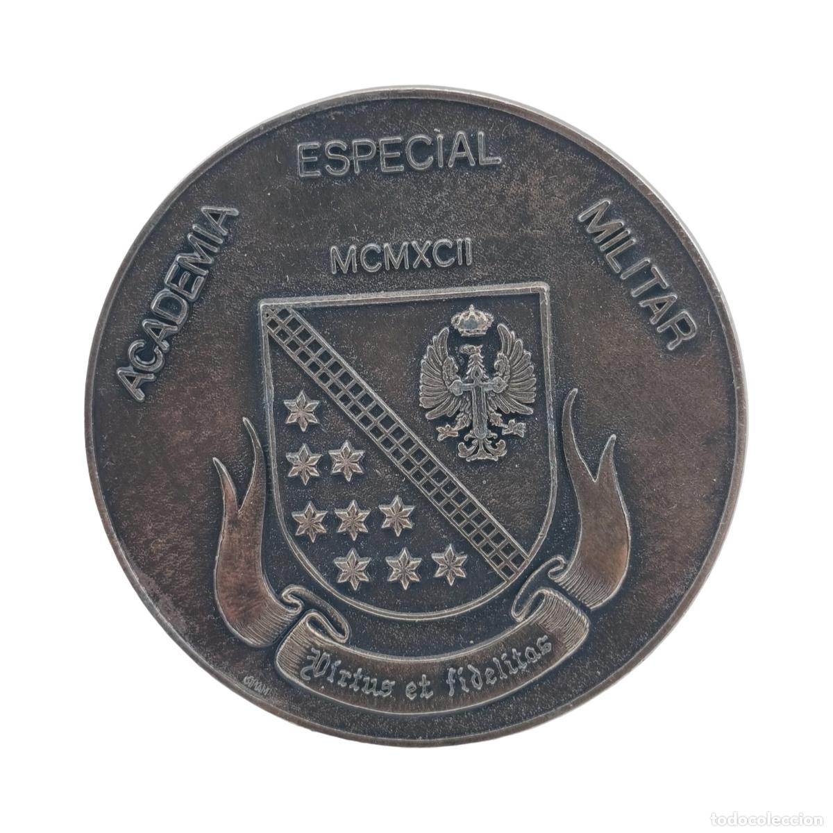 Coleccionismo: MEDALLA MILITAR CONMEMORATIVA BRONCE - ACADEMIA ESPECIAL MILITAR (MCMLXXIV / MCMXCII - 1974 / 1992)