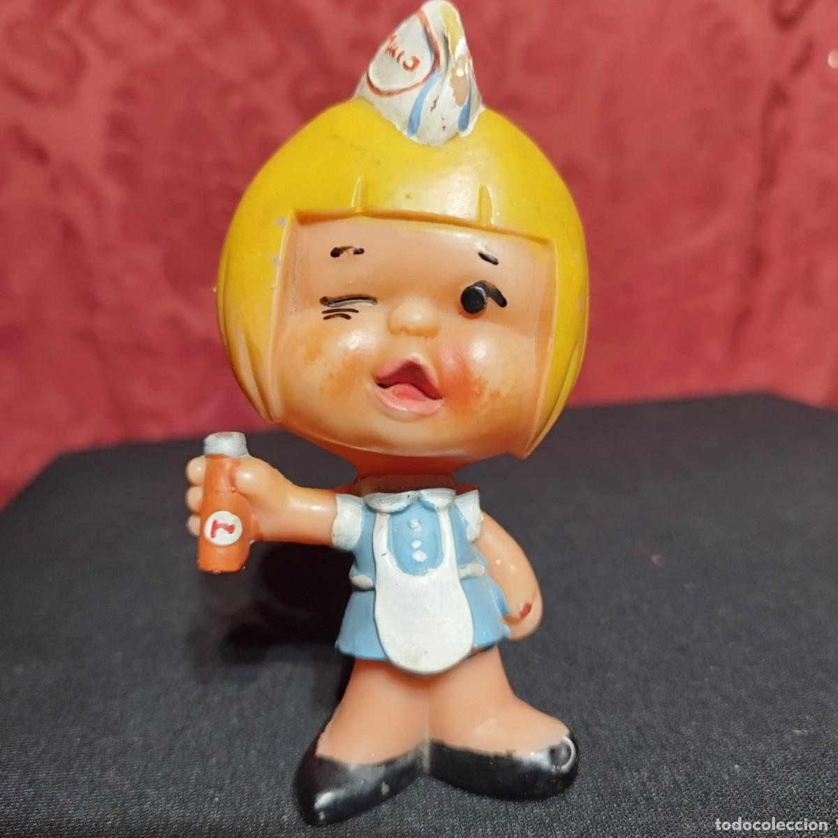 Coleccionismo: FIGURA GOMA NI&Ntilde;A CAMARERA PUBLICIDAD ZUMOS FRUCO