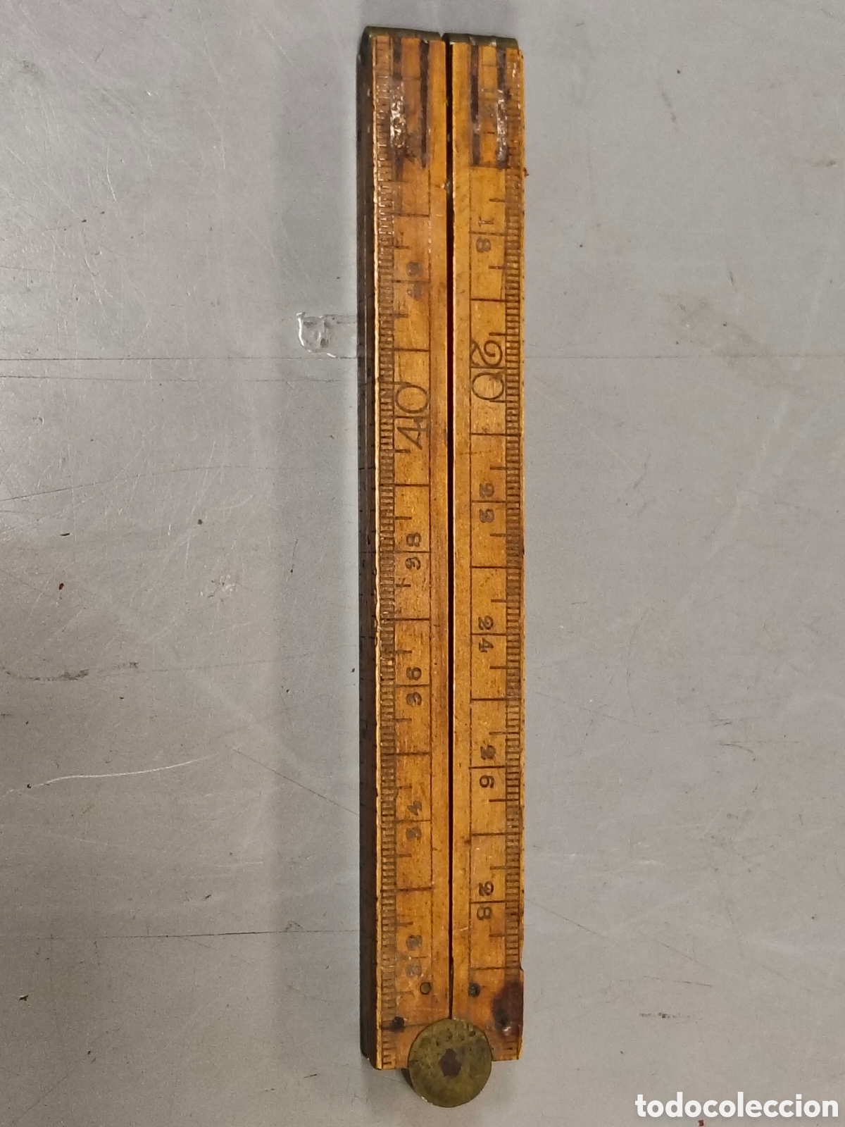 Coleccionismo: regla o metro plegable antiguo de carpintero, fabricado en madera noble (como boj)