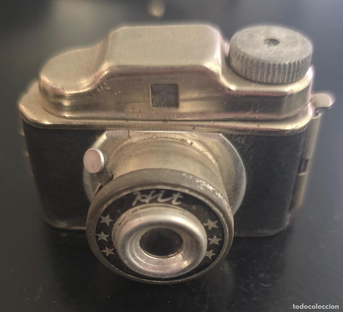 Coleccionismo: Mini C&aacute;mara Fotogr&aacute;fica Vintage &laquo;Hit&raquo; &ndash; C&aacute;mara Miniatura Met&aacute;lica Negra y Plateada &ndash; 3,5 &times; 5,5 cm