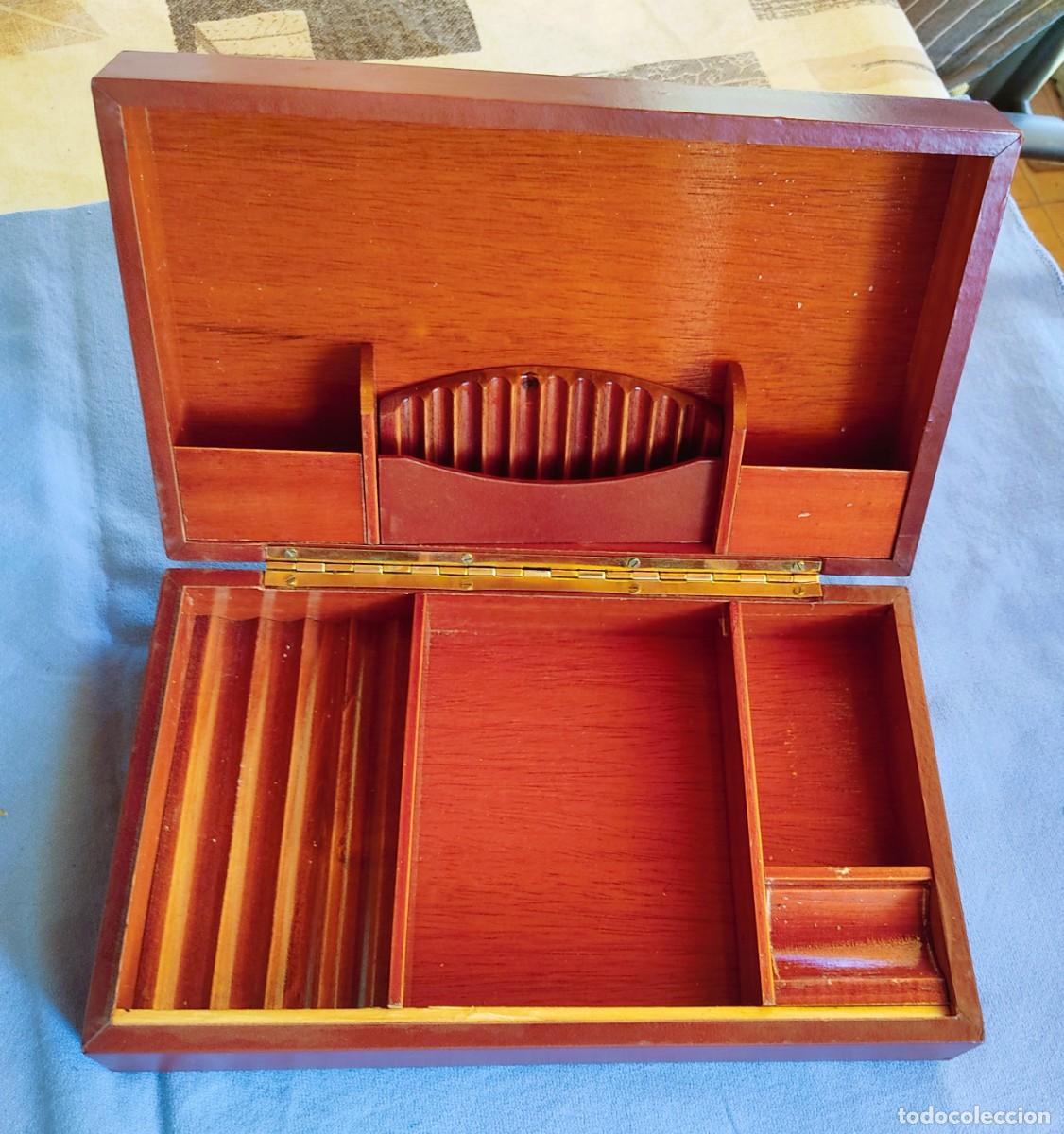 Coleccionismo: ANTIGUA CAJA TABAQUERA PARA PUROS Y TABACO EN PIEL Y MADERA