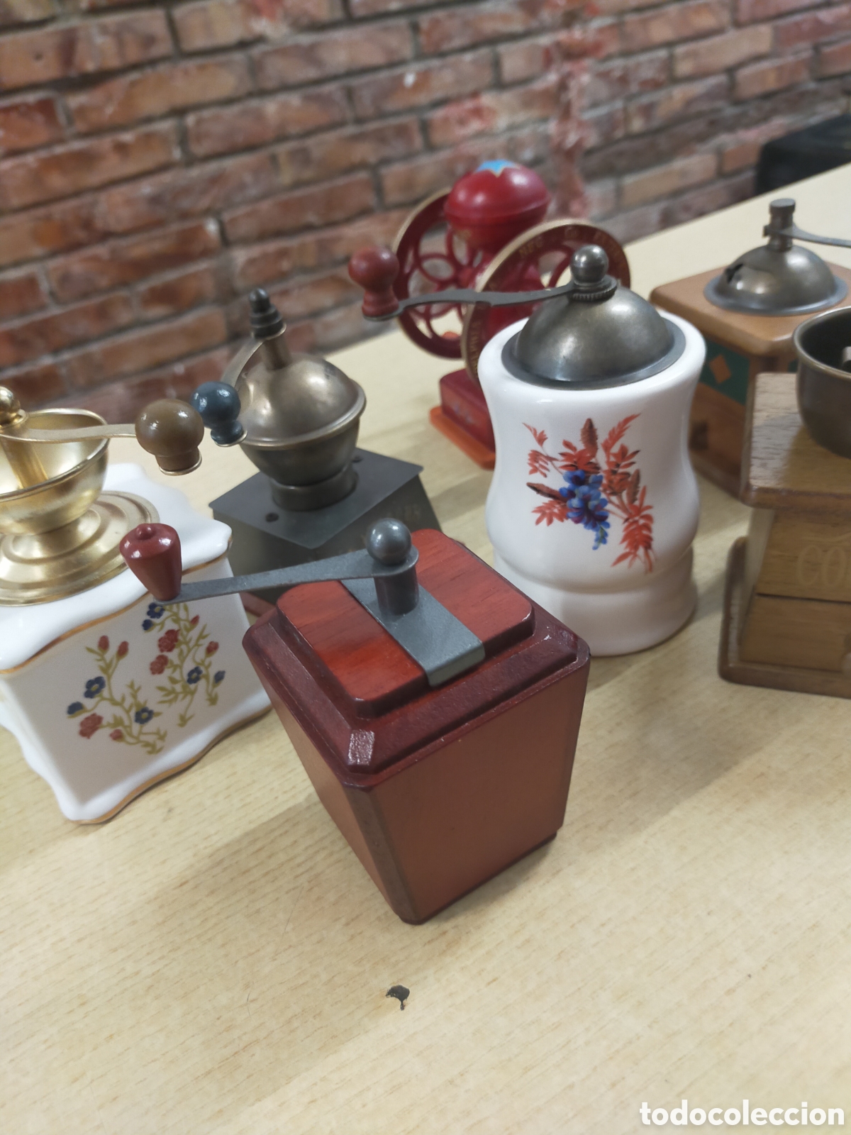 Coleccionismo: 8 peque&ntilde;os molinillos de caf&eacute;, decoraci&oacute;n - Foto 1