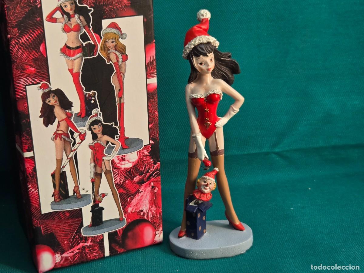 Coleccionismo: FIGURA CHICA SEXI DE NAVIDAD , RESINA , 15 CM