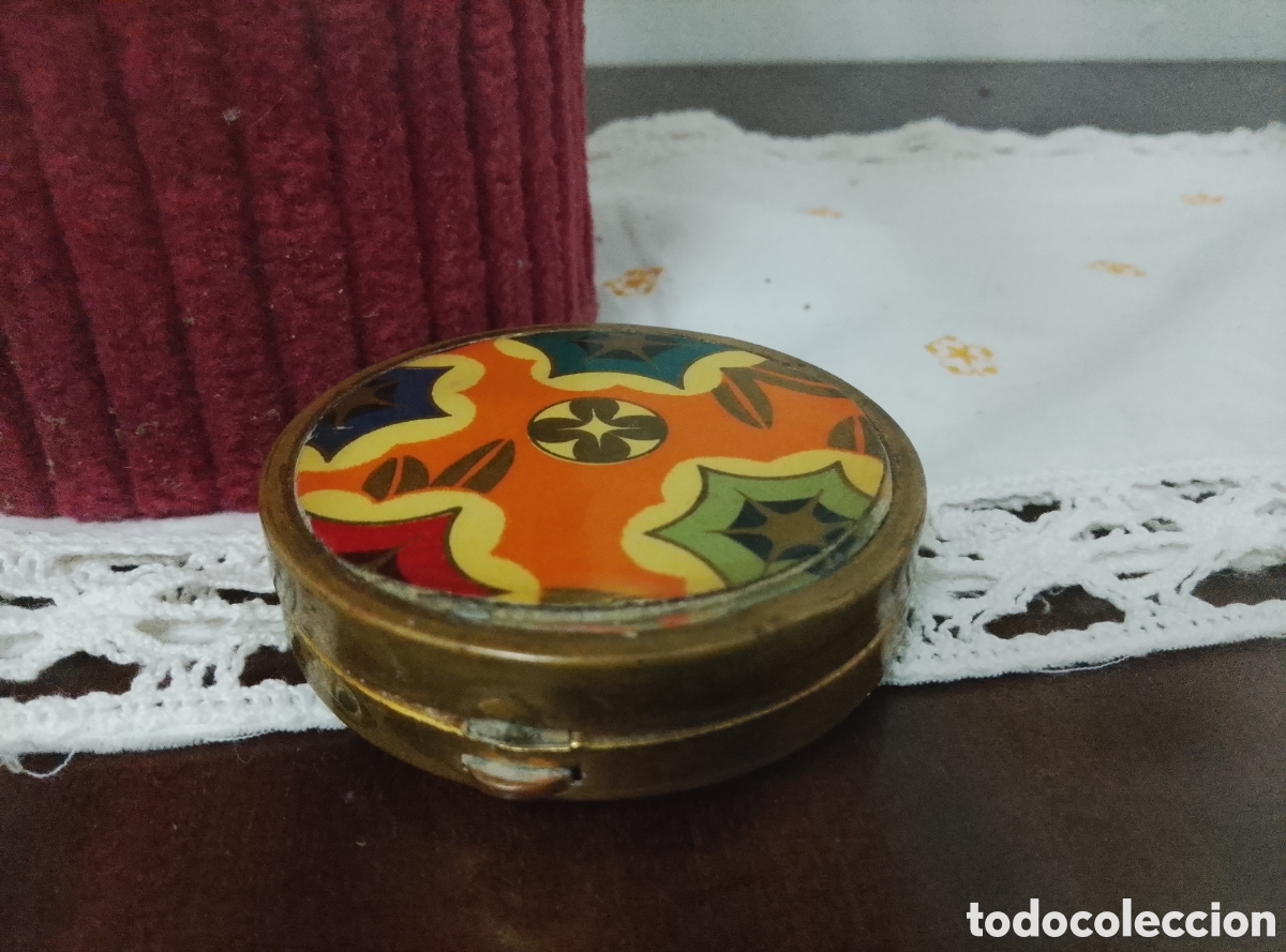 Collecting: Antigua Polvera Compacta de Bolso - Metal Dorado y Esmalte Geom&eacute;trico Psicod&eacute;lico - A&ntilde;os 60/70