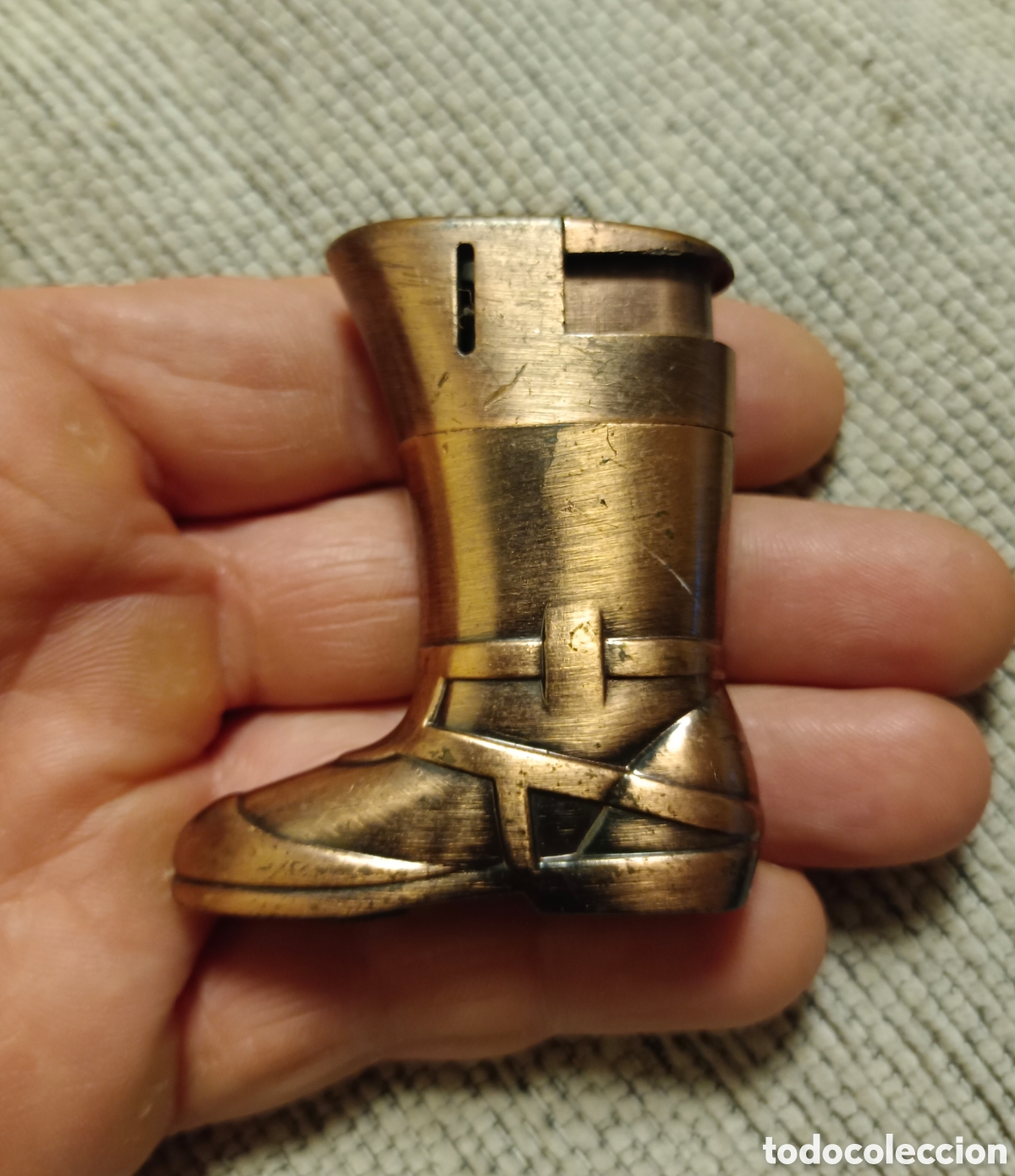 Coleccionismo: Antiguo y curioso mechero en forma de bota