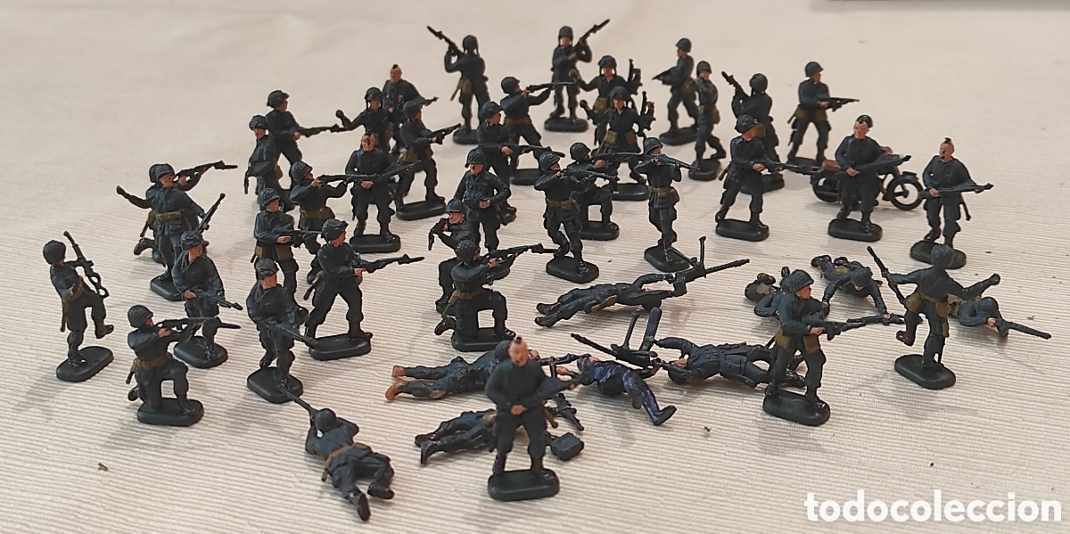 Coleccionismo Recortables: Soldados de pl&aacute;stico en Miniatura pintados a mano (47 unidades)