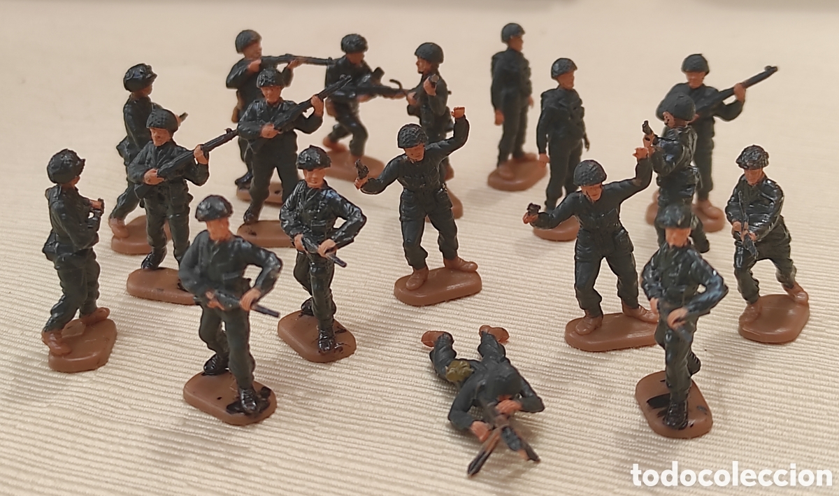 Coleccionismo Recortables: Soldados de pl&aacute;stico en Miniatura pintados a mano (18 unidades)
