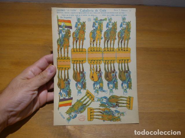 Coleccionismo recortables: Antiguo recortable caballeria de gala, Republica y guerra civil, Editorial La Tijera serie 5 n&ordm; 11