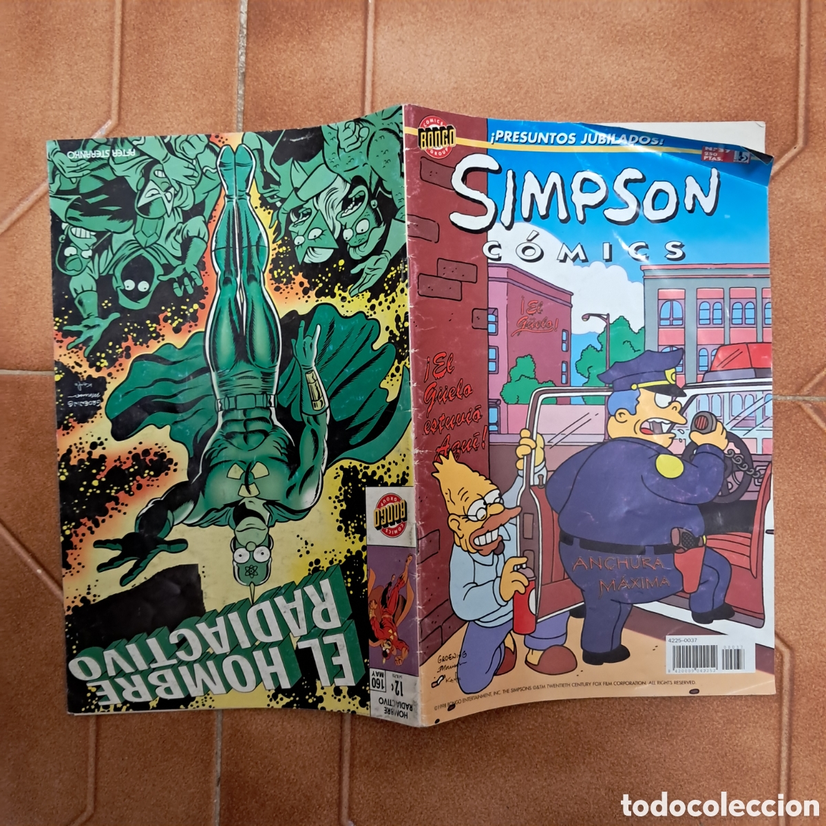 C&oacute;mics: SIMPSON C&Oacute;MICS - Los Simpons N&ordm; 37 - BONGO EDICIONES B 1999 / El hombre radioactivo - Foto 3