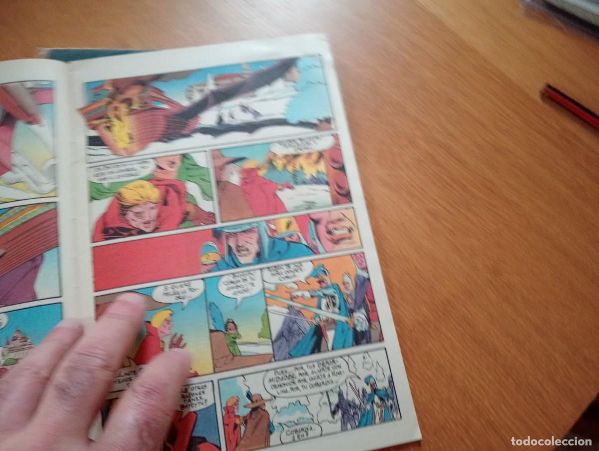 C&oacute;mics: LOTE LAS CR&Oacute;NICAS DE CORUM. 2 EJEMPLARES (DE 16). FIRST C&Oacute;MICS. EDICIONES B. 1989. - Foto 5