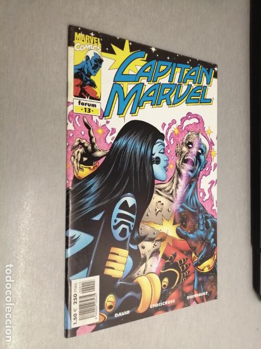C&oacute;mics: CAPIT&Aacute;N MARVEL N&ordm; 13 / MARVEL - FORUM - Foto 1