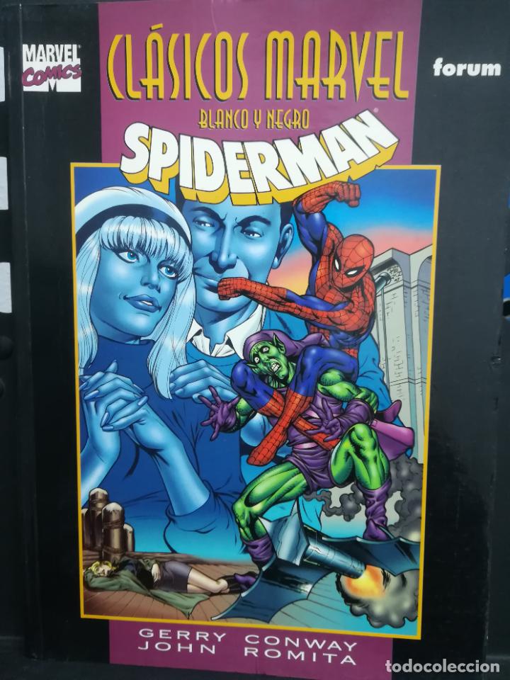 C&oacute;mics: CL&Aacute;SICOS MARVEL EN BN. SPIDERMAN. TOMO FORUM - Foto 1