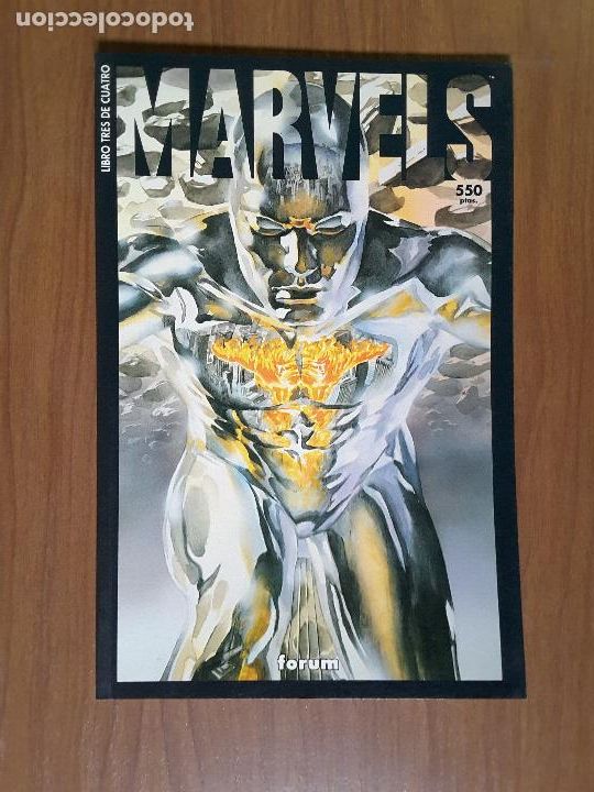 C&oacute;mics: Marvels. Libro Tres. Busiek y Ross. Forum. - Foto 1