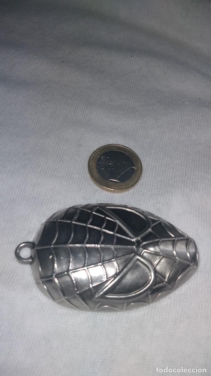 C&oacute;mics: Llavero de Spiderman de metal - Foto 2