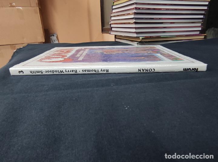 C&oacute;mics: TOMO PRECINTADO - CONAN - 3 - ROY THOMAS - BARRY WINDSOR-SMITH - FORUM - - Foto 3