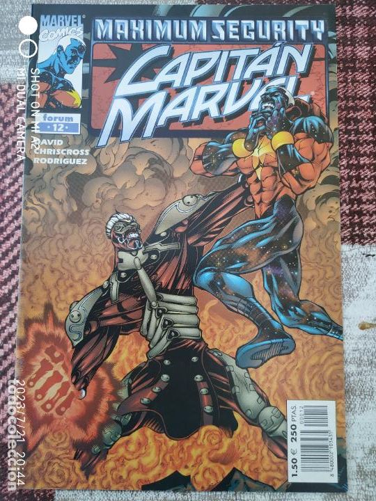 C&oacute;mics: CAPIT&Aacute;N MARVEL N&ordm; 12 FORUM - Foto 1