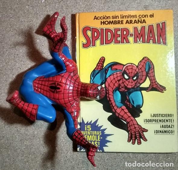 C&oacute;mics: Libro + figura Spiderman - Foto 2