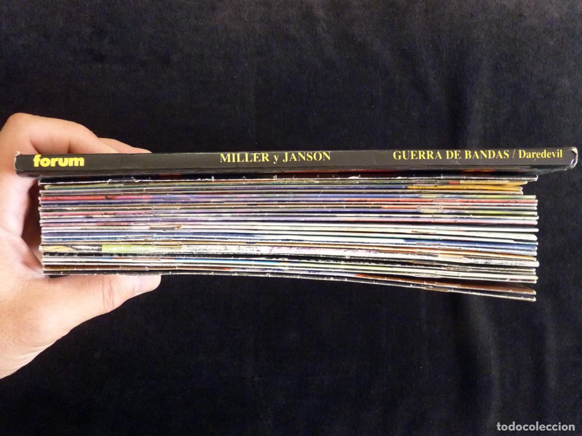 C&oacute;mics: LOTE DE 25 COMICS DAREDEVIL. ED. FORUM, VARIAS SERIES. LEER - Foto 2