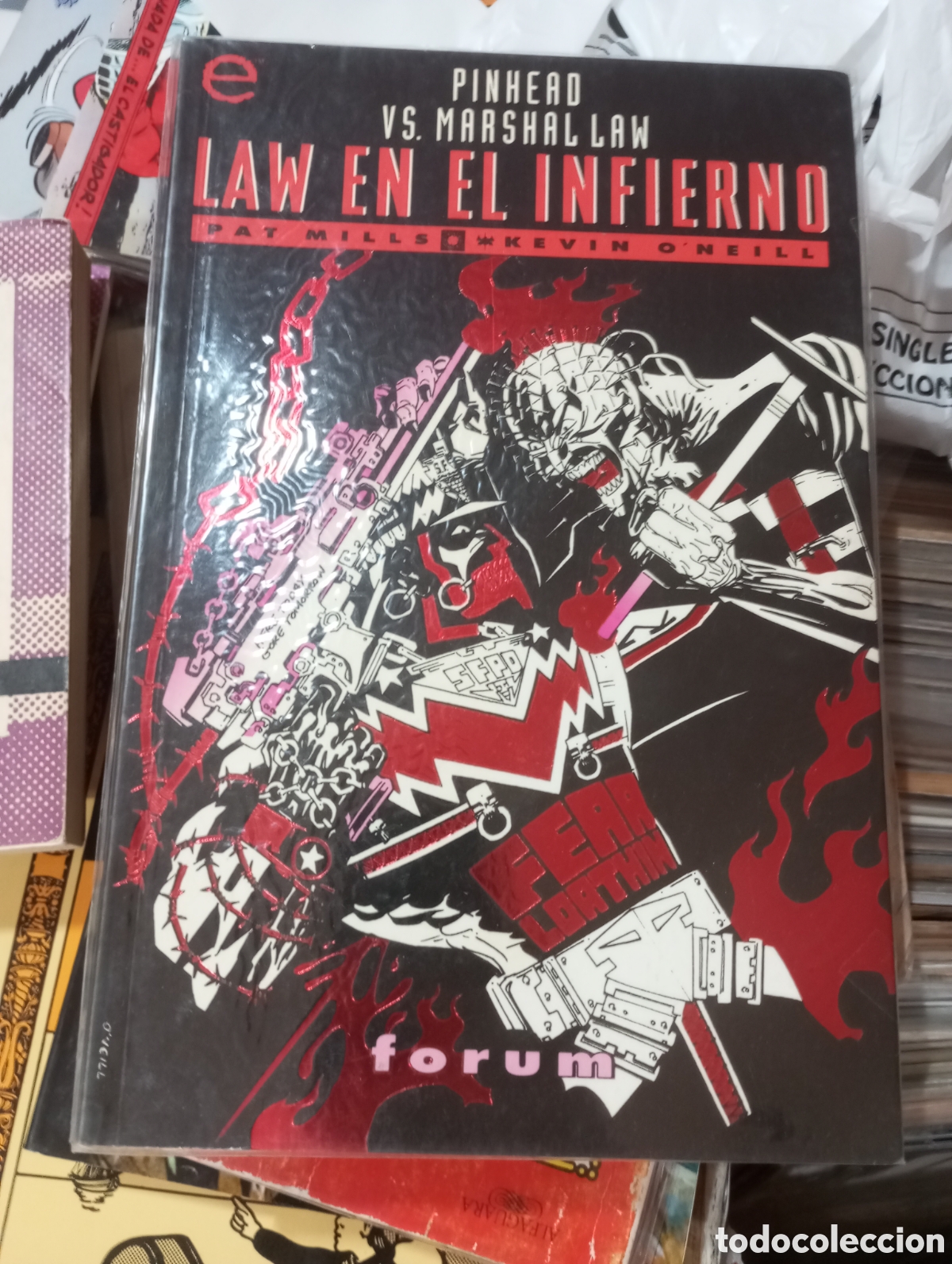C&oacute;mics: Law en el infierno (Pinhead vs Marshal Law) - Foto 1