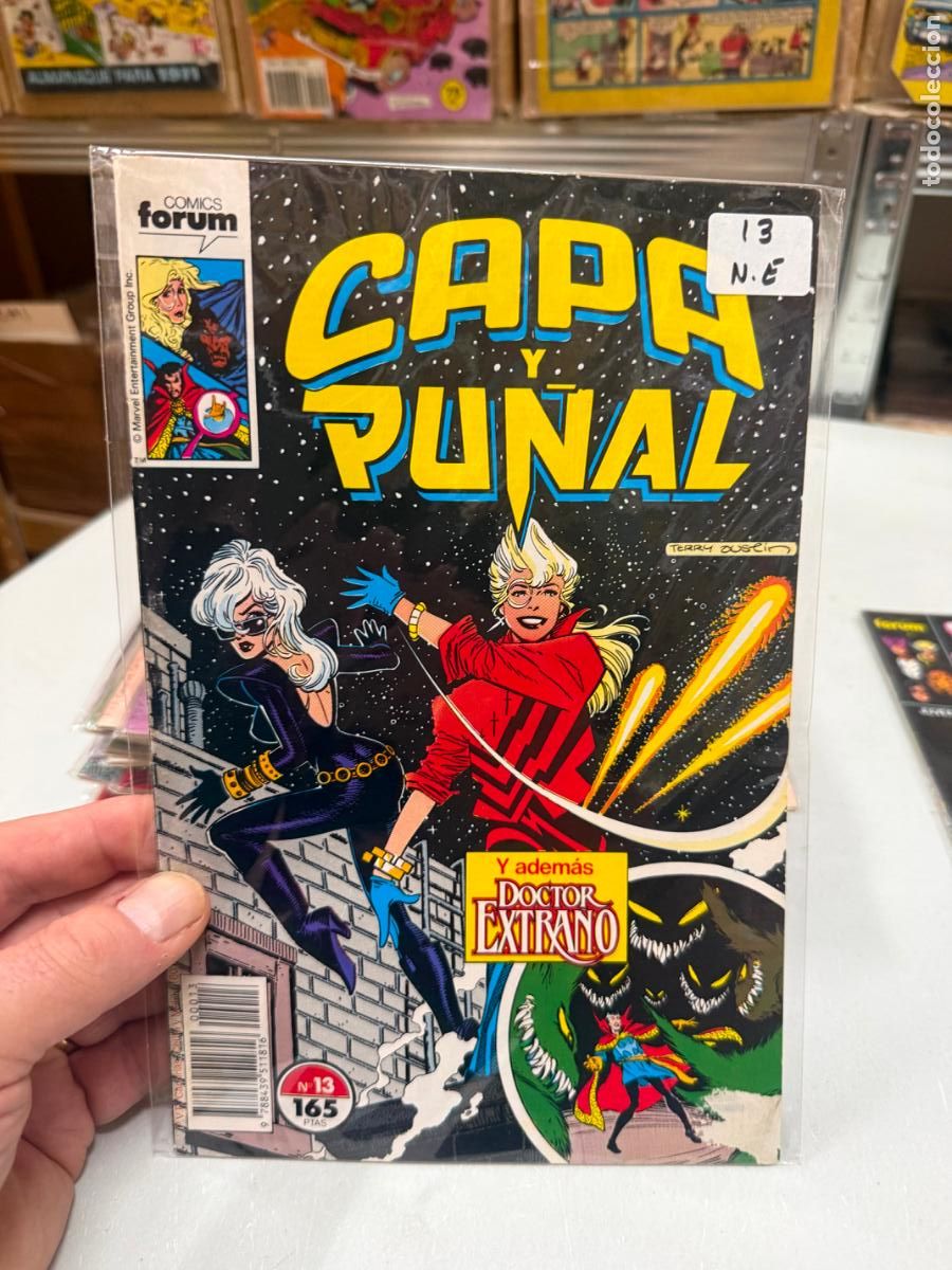 C&oacute;mics: CAPA Y PU&Ntilde;AL EDITORIAL FORUM NUMERO 13