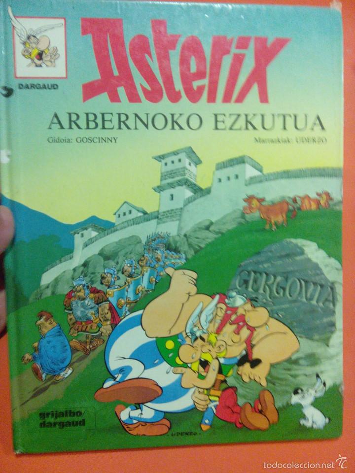 C&oacute;mics: Libro en Euskera ASTERIX ARBERNOKO EZKUTUA - Foto 1