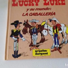Cómics: LUCKY LUKE Y SU MUNDO LA CABALLERIA 1985 18 CMS 190 GRS. Lote 101141011