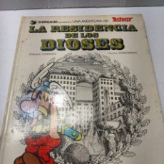 Cómics: COMIC ASTÉRIX LA RESIDENCIA DE LOS DIOSES DE EDICIONES DARGAUD 1981 TAPA DURA NÚMERO 17. Lote 313875758