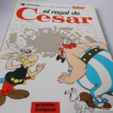 Cómics: ASTÈRIX EL REGAL DE CÈSAR. Lote 351373049