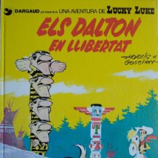 Cómics: LUCKY LUKE - ELS DALTON EN LLIBERTAT - MORRIS/GOSCINNY - GRIJALBO/DARGAUD 1983 - EDICIÓN EN CATALÁN