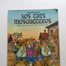 Cómics: LOS TRES MOSQUETEROS. ALEJANDRO DUMAS. DIBUJOS: CHIQUI DE LA FUENTE. LAROUSSE. EDI 6. 1982 ARX246
