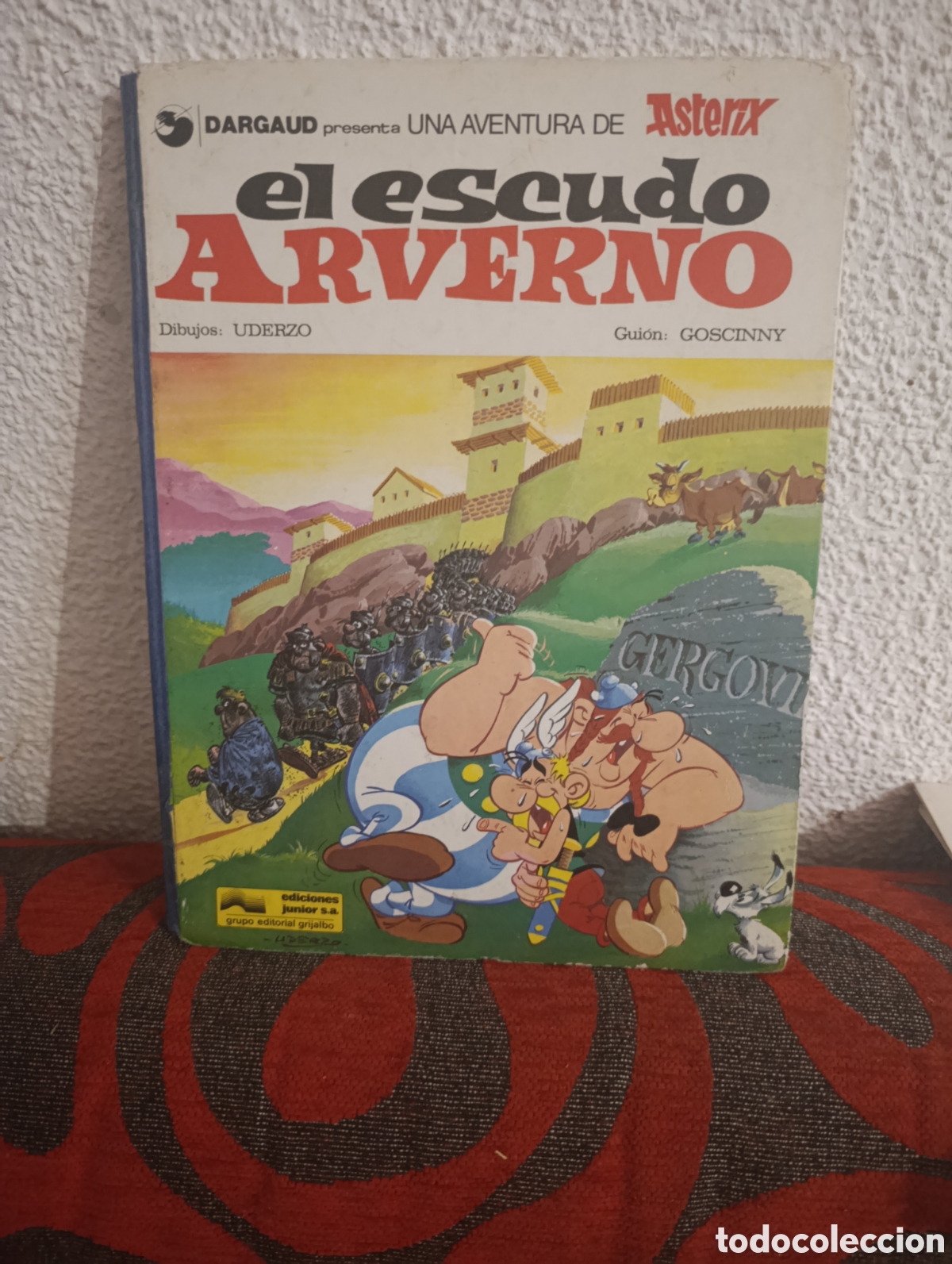 C&oacute;mics: Ast&eacute;rix: El Escudo Arverno - Ediciones Junior (1977) - Buen estado