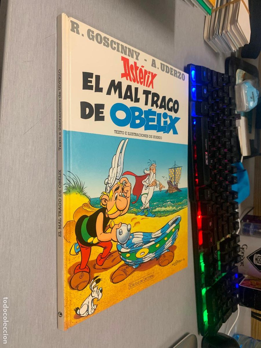 C&oacute;mics: AST&Eacute;RIX: EL MAL TRAGO DE OB&Eacute;LIX / R. GOSCINNY - A. UDERZO / C&Iacute;RCULO DE LECTORES