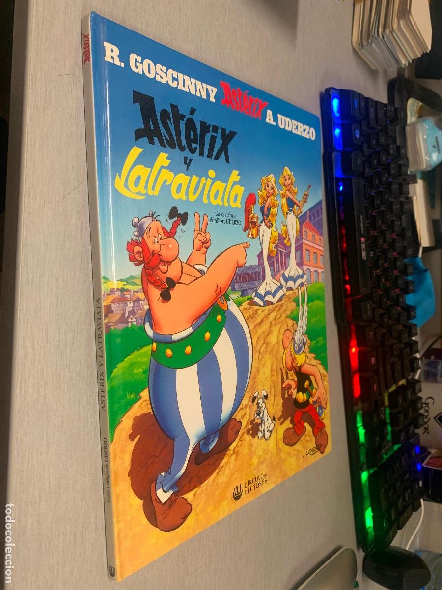 C&oacute;mics: AST&Eacute;RIX Y LA TRAVIATA / R. GOSCINNY - A. UDERZO / C&Iacute;RCULO DE LECTORES