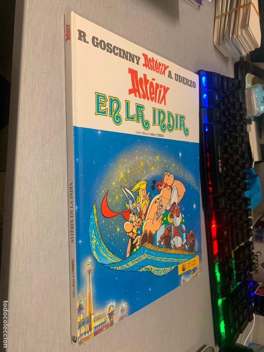 C&oacute;mics: AST&Eacute;RIX EN LA INDIA / R. GOSCINNY - A. UDERZO / C&Iacute;RCULO DE LECTORES