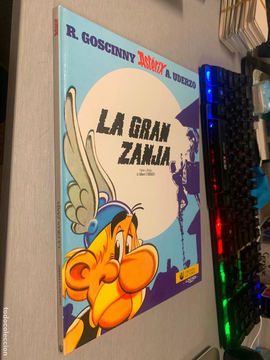 C&oacute;mics: AST&Eacute;RIX, LA GRAN ZANJA / R. GOSCINNY - A. UDERZO / C&Iacute;RCULO DE LECTORES