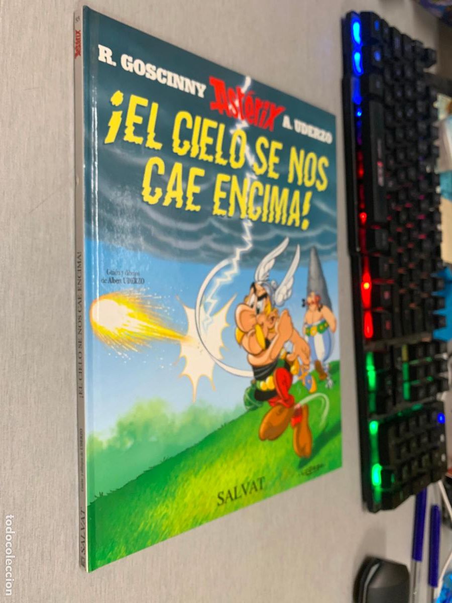 C&oacute;mics: AST&Eacute;RIX: &iexcl;EL CIELO SE NOS CAE ENCIMA! / R. GOSCINNY - A. UDERZO / SALVAT 2005